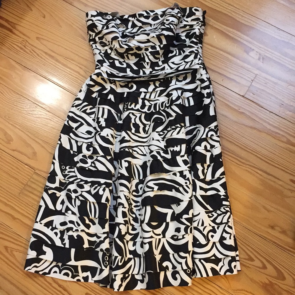 JS Collections ruffle dress. Super cute and flowy!